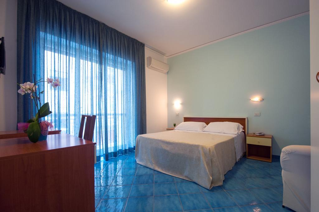 Hotel Oasi à Maiori Chambre photo