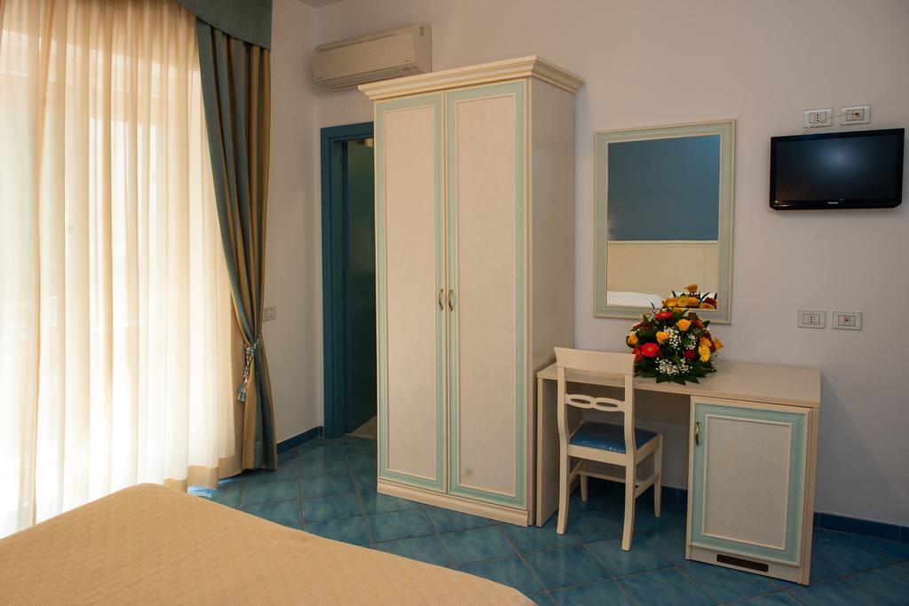 Hotel Oasi à Maiori Extérieur photo
